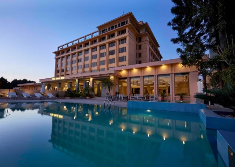 Everest Hotel