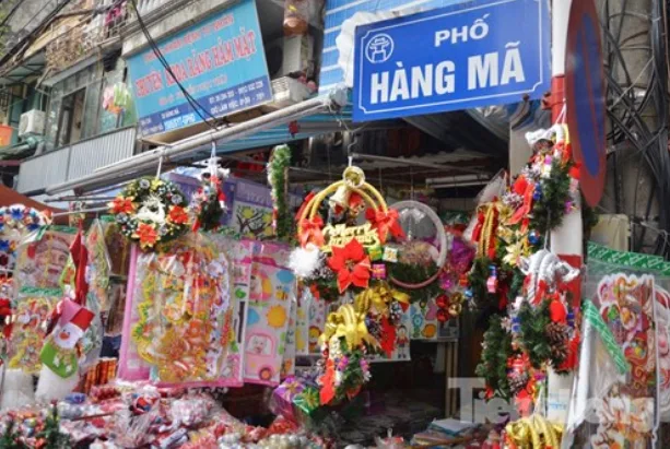 Phố Hàng Mã là điểm đến thu hút du khách